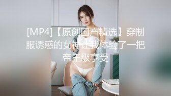 猛男看到金发大长腿妹子性欲沸腾肉棒硬起来就勾搭上操穴很刺激