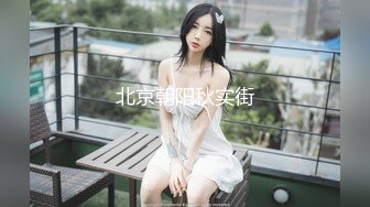 夜店女厕偷拍 长发高跟美女典型的人美B遭罪 太黑了