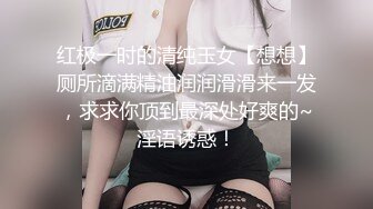 精壮小哥双飞露脸颜值姐妹花，床上一起伺候小哥口交大鸡巴舔乳头，淫声荡语真刺激，多体位轮草两个小骚妹