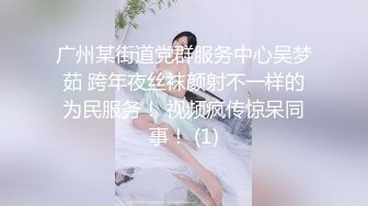 无毛白虎小骚妹躺在床上让小哥淫语调教给狼友看，小嫩逼紧紧的，让小哥无套爆草，浪叫呻吟，看表情都快哭了