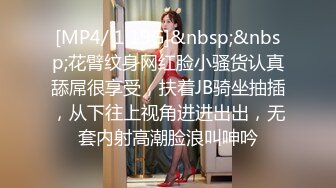 【万万姐姐】还是姐姐会玩，浴室到床上，紫薇啪啪把小伙爽翻【27v】 (10)