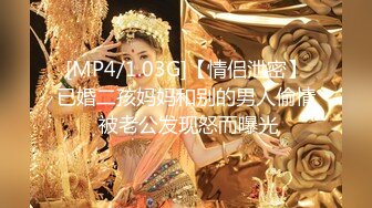 《极品CP魔手外购》无水正版价值千元某工厂职工女厕所全景正点位置偸拍各种美女小姐姐大小便看脸看双洞超多大屁股 (2)