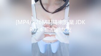 #深喉_全程露脸在浴室激情，听狼友指挥大鸡巴塞嘴里疯狂抽插，每次都是深喉把小少妇快干蒙了